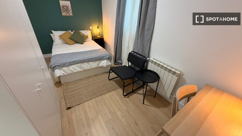Habitación en piso compartido en alquiler en Embajadores, Madrid