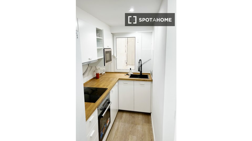 Double room Barcelona, 6 beds, 150m² — photo 3
