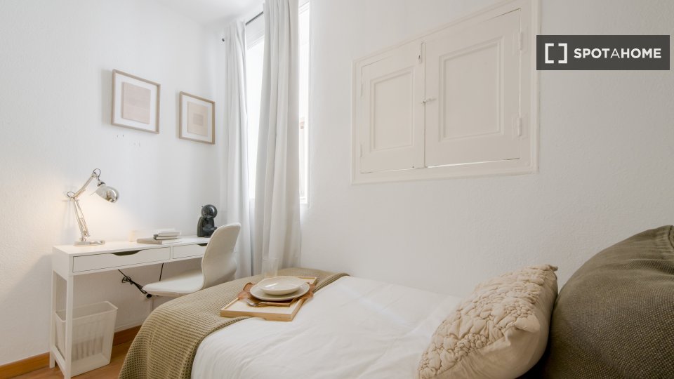 Double room Madrid, 5 beds — photo 2