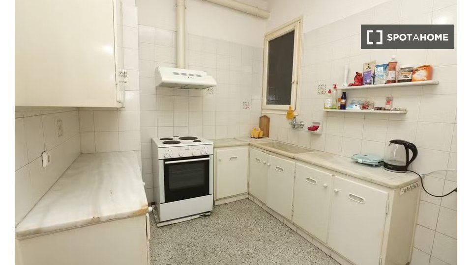 Double room Athens, 4 beds — photo 5