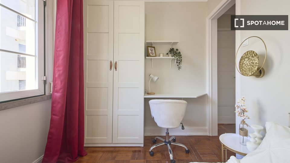 Double room Lisbon, 4 beds — photo 7