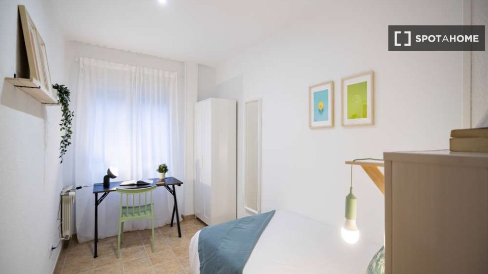 Double room Madrid, 25 beds — photo 8