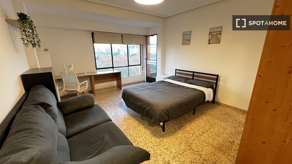 Double room Valencia, 5 beds — photo 10