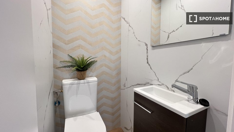 Double room Madrid, 4 beds, 90m² — photo 11