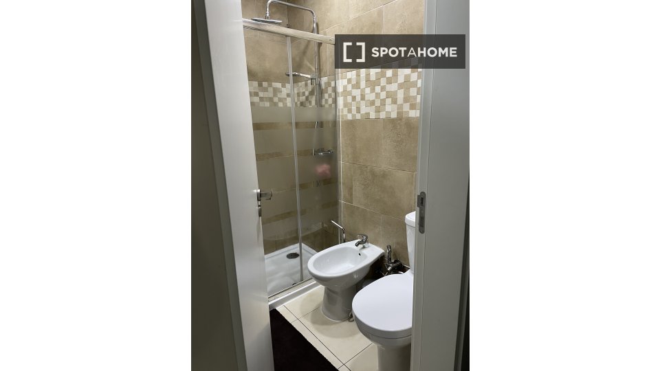 Apartment Lisbon, 3 beds, 90m² — photo 17