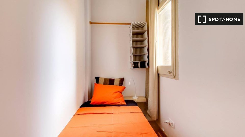 Double room Barcelona, 10 beds, 250m² — photo 1