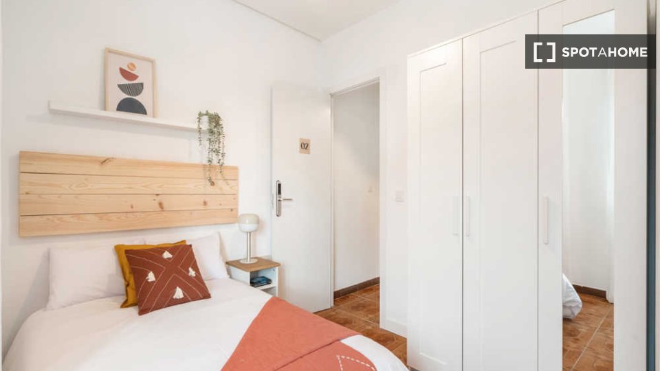 Double room Madrid, 6 beds — photo 36