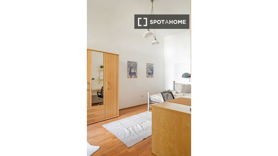 Double room Budapest, 3 beds, 80m² — photo 17