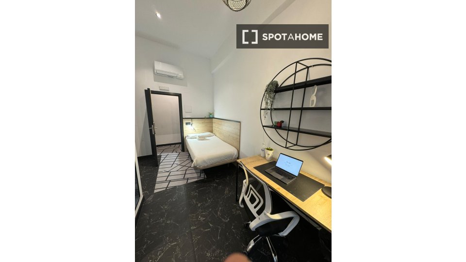 Double room Madrid, 20 beds, 5000m² — photo 2