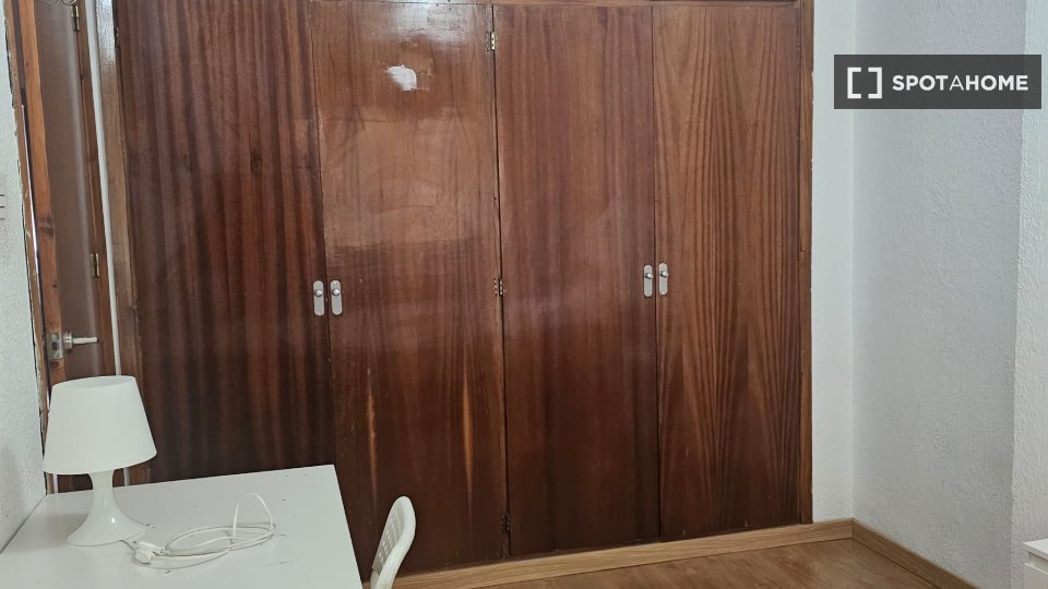 Double room Granada, 4 beds — photo 14