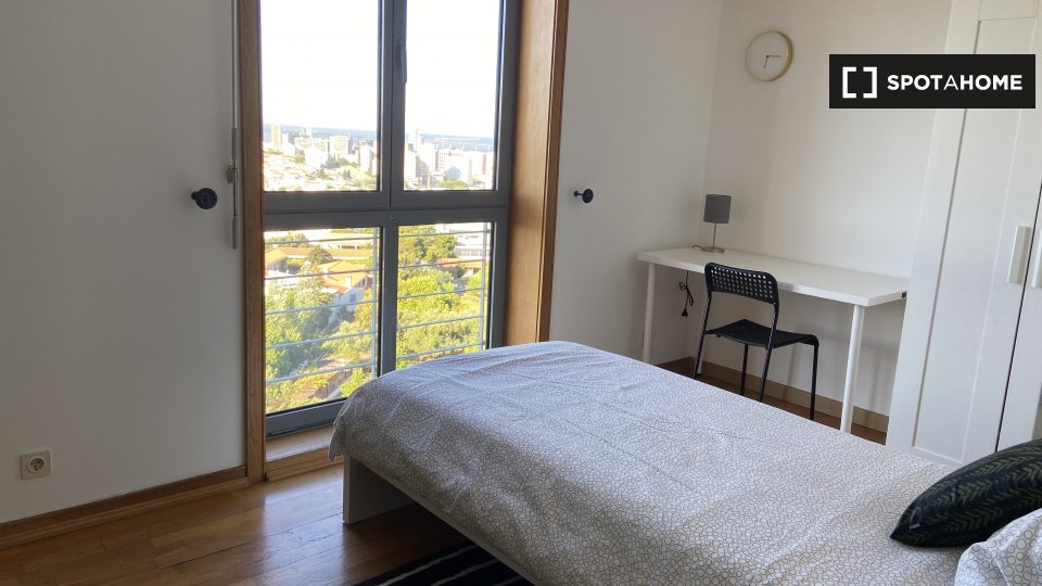 Double room Lisbon, 5 beds, 144m² — photo 19
