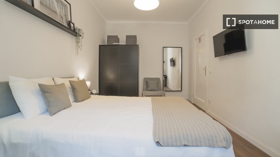 Double room Barcelona, 4 beds, 140m² — photo 2