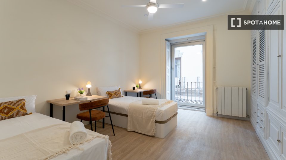 Double room Madrid, 9 beds — photo 7