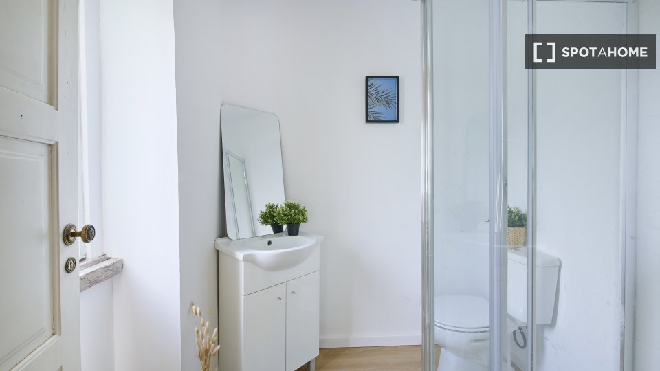 Double room Lisbon, 8 beds — photo 30