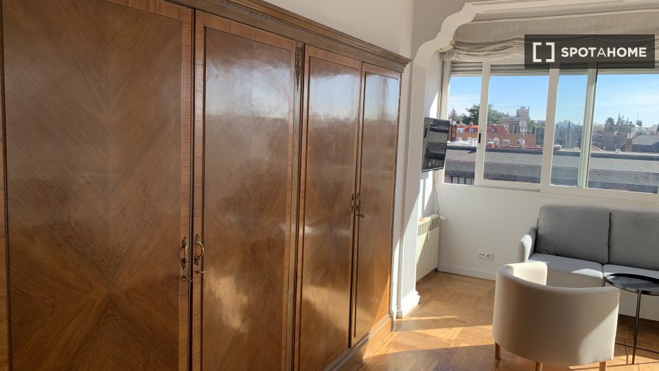 Double room Madrid, 6 beds — photo 2