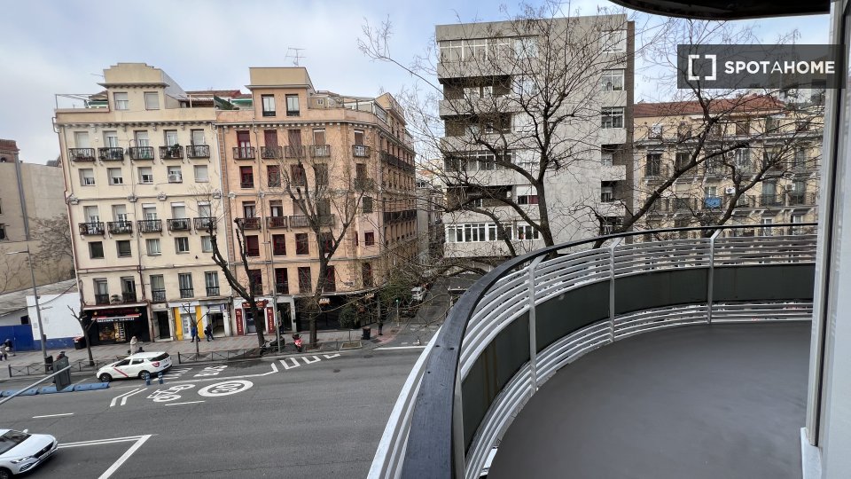 Double room Madrid, 6 beds, 200m² — photo 16