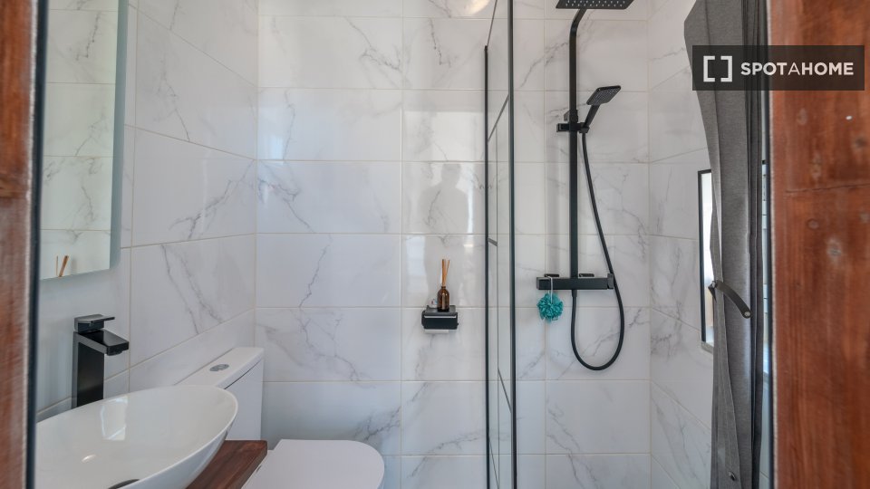 Apartment Lisbon, 2 beds, 97m² — photo 3