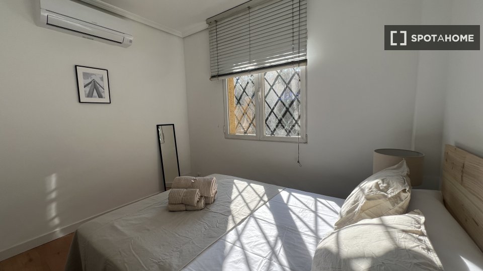 Double room Madrid, 8 beds — photo 11