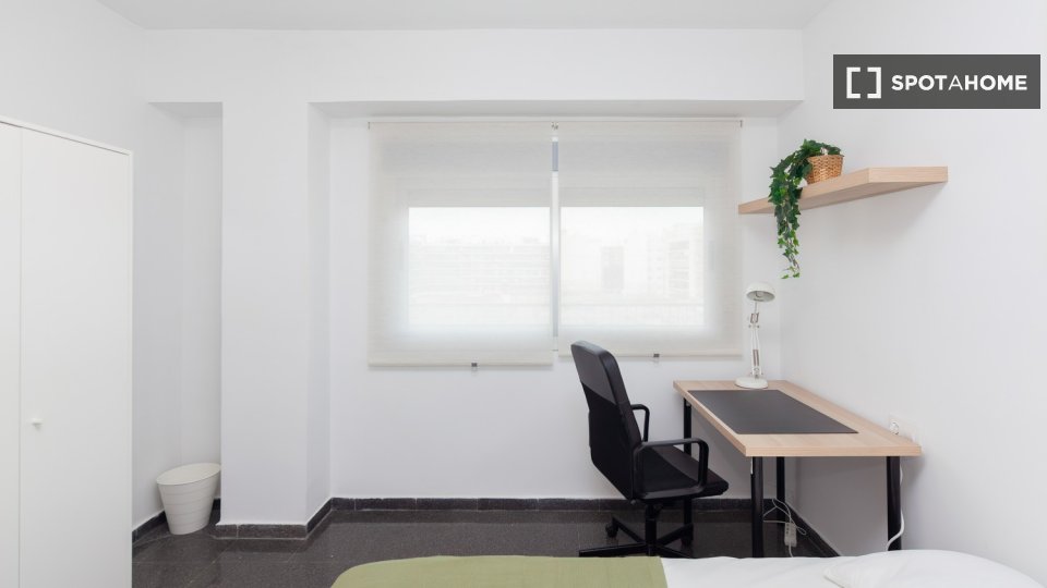 Habitación en piso compartido en alquiler en Camí Fondo, Valencia