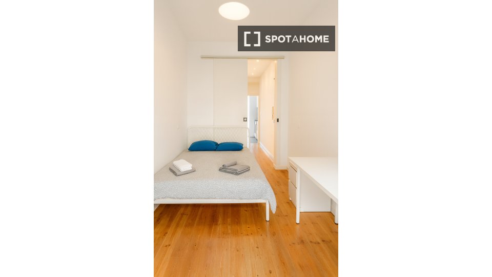 Double room Lisbon, 2 beds — photo 50