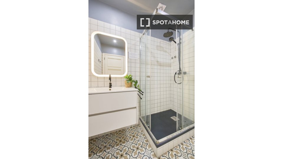 Double room Lisbon, 6 beds — photo 10