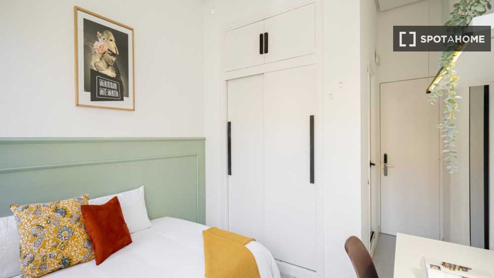 Double room Madrid, 67 beds — photo 78