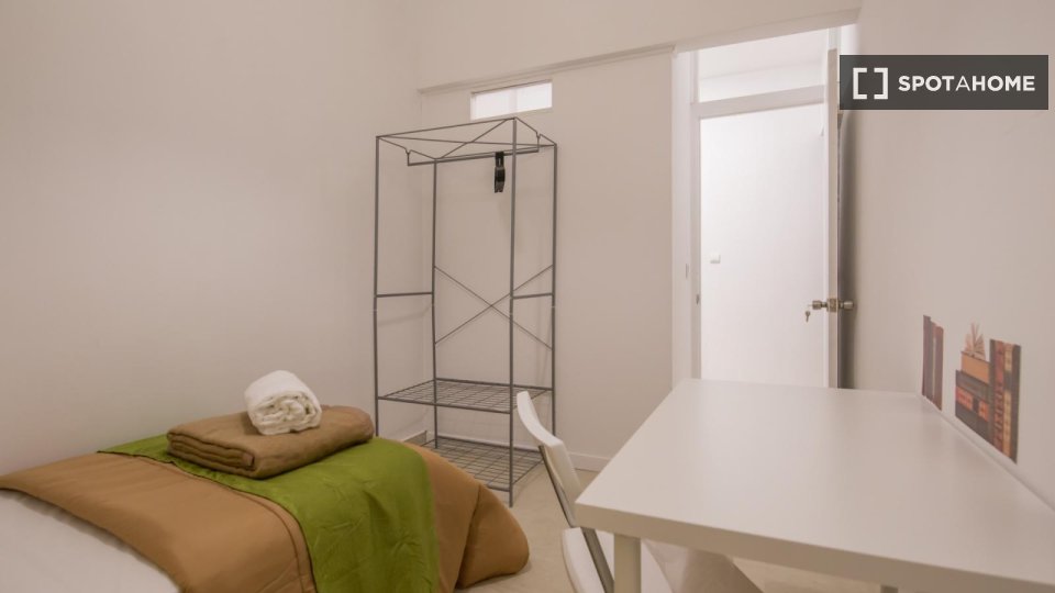 Double room Lisbon, 20 beds — photo 20