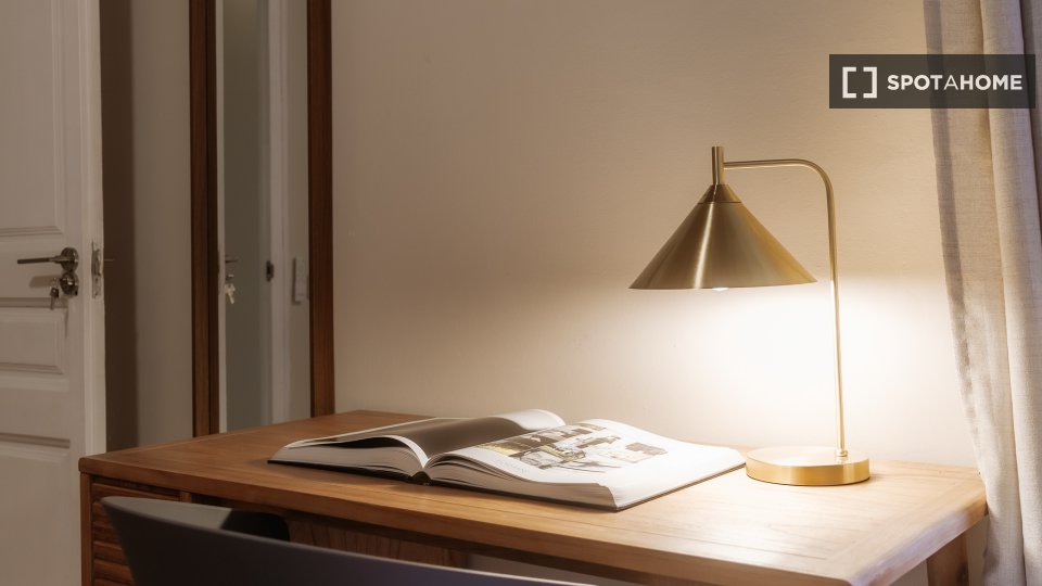Double room Barcelona, 3 beds, 90m² — photo 10