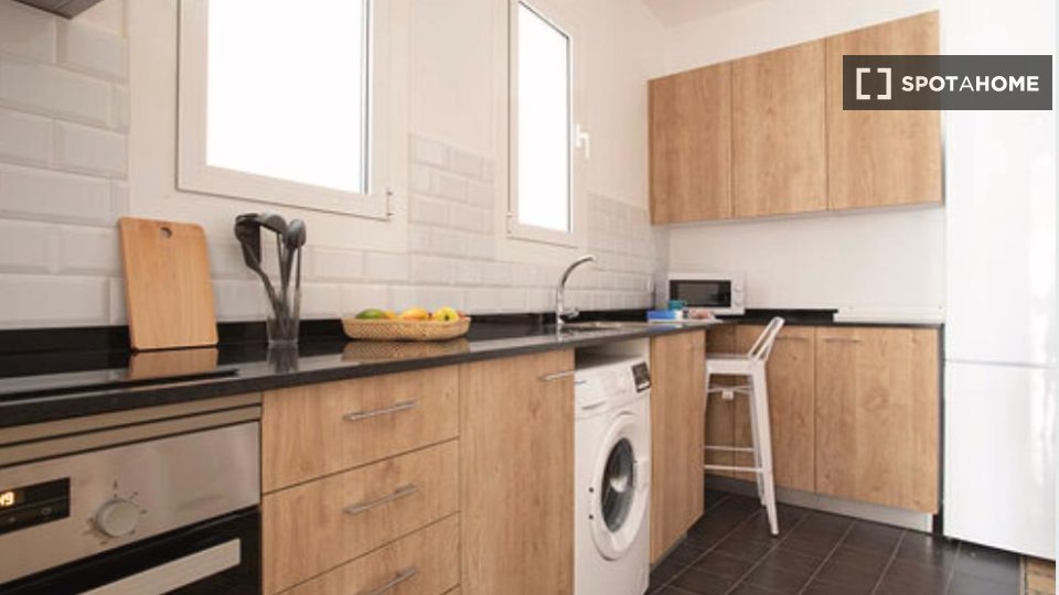 Double room Barcelona, 4 beds, 75m² — photo 2