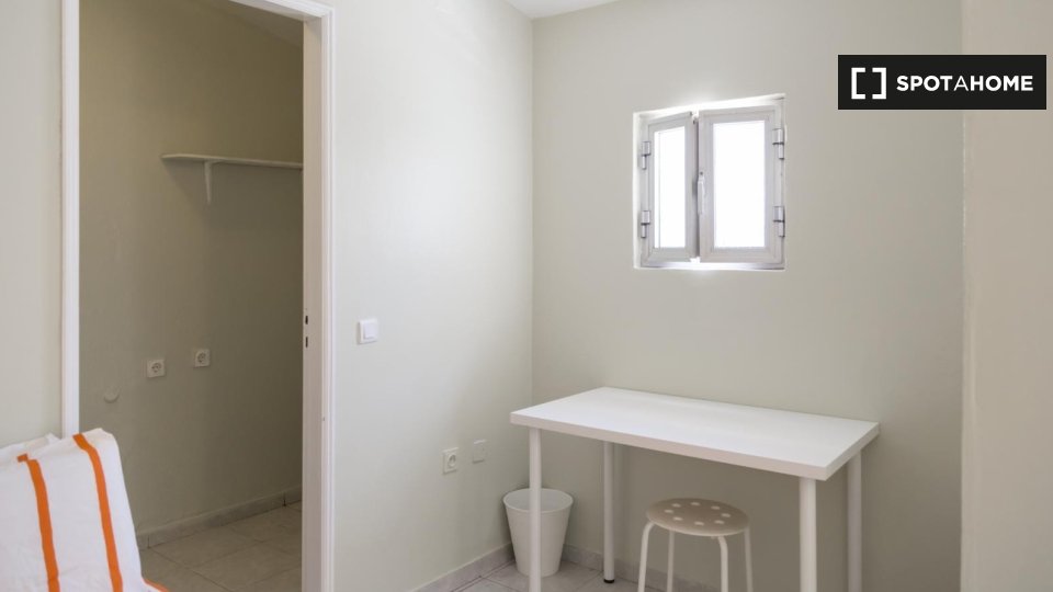 Double room Lisbon, 5 beds — photo 4