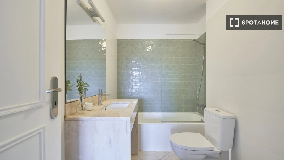 Double room Lisbon, 7 beds — photo 4