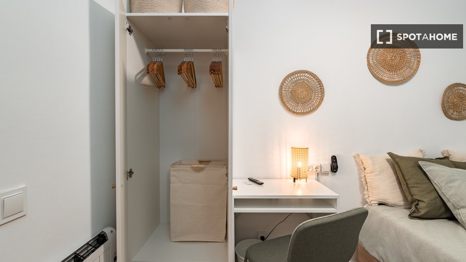 Double room Barcelona, 3 beds, 62m² — photo 37