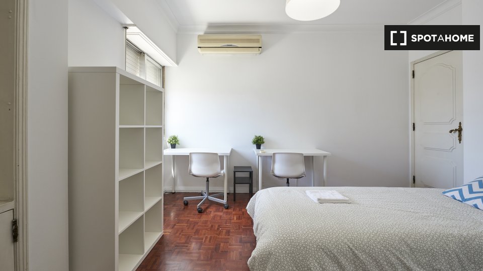 Double room Lisbon, 8 beds — photo 9