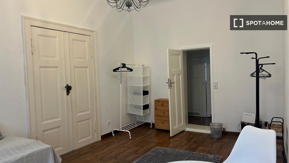 Double room Berlin, 3 beds, 20m² — photo 22