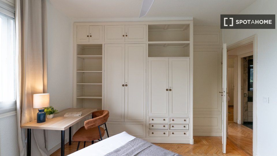 Double room Madrid, 6 beds — photo 18