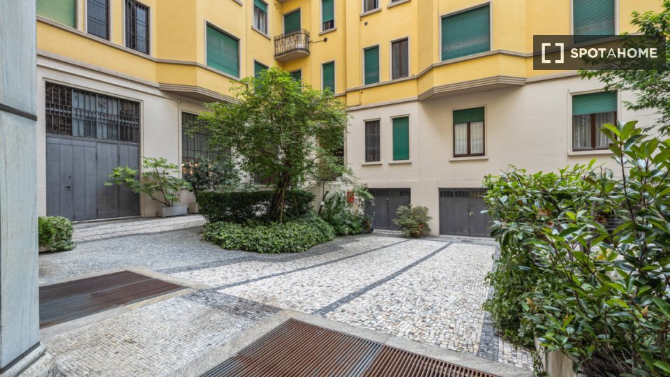 Double room Milan, 3 beds, 89m² — photo 5