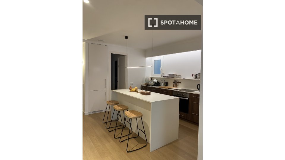 Apartment Barcelona, 2 beds, 80m² — photo 11