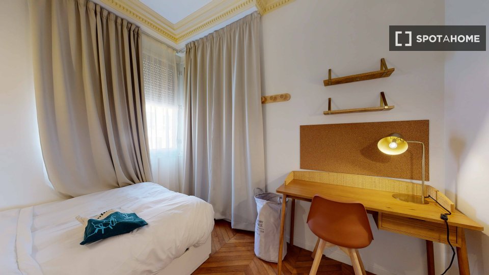 Double room Paris, 18 beds — photo 8