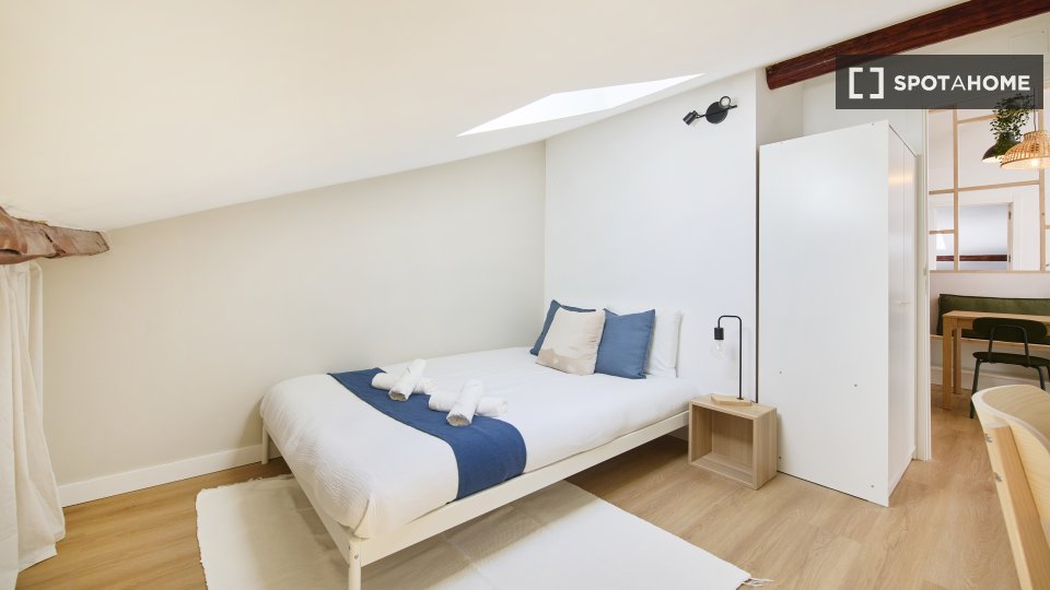 Double room Lisbon, 9 beds — photo 5