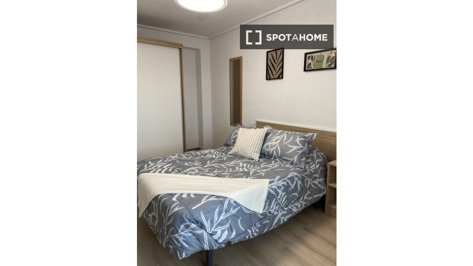 Double room Zaragoza, 4 beds — photo 10