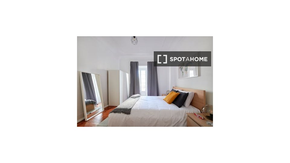 Double room Lisbon, 4 beds — photo 5