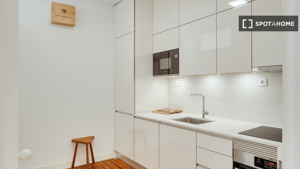 Apartment Lisbon, 1 bed, 65m² — photo 1
