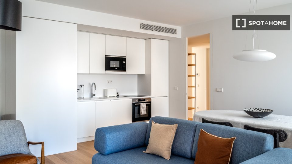 Apartment Lisbon, 2 beds — photo 35