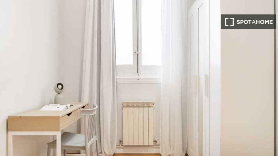 Double room Madrid, 7 beds — photo 2
