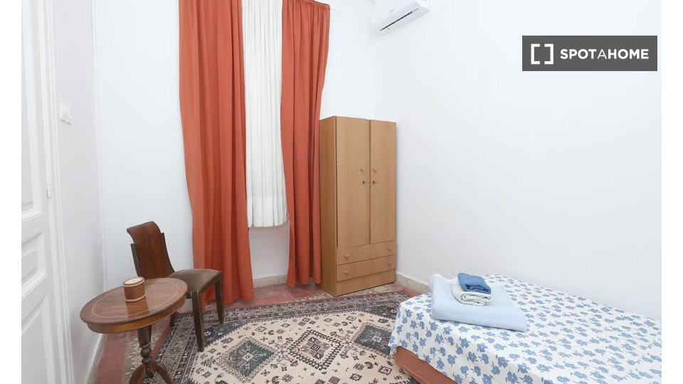 Double room Athens, 8 beds — photo 12