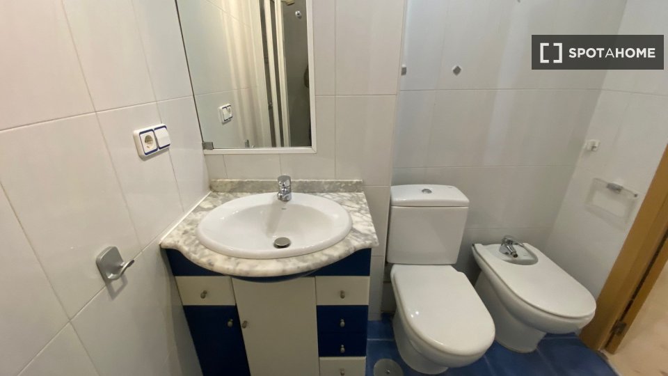 Double room Madrid, 4 beds — photo 1