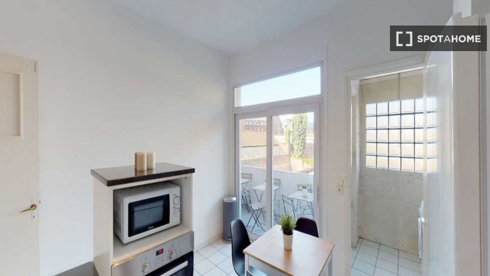 Double room Lille, 5 beds, 140m² — photo 7