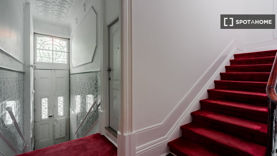 Apartment Porto, 4 beds, 105m² — photo 2