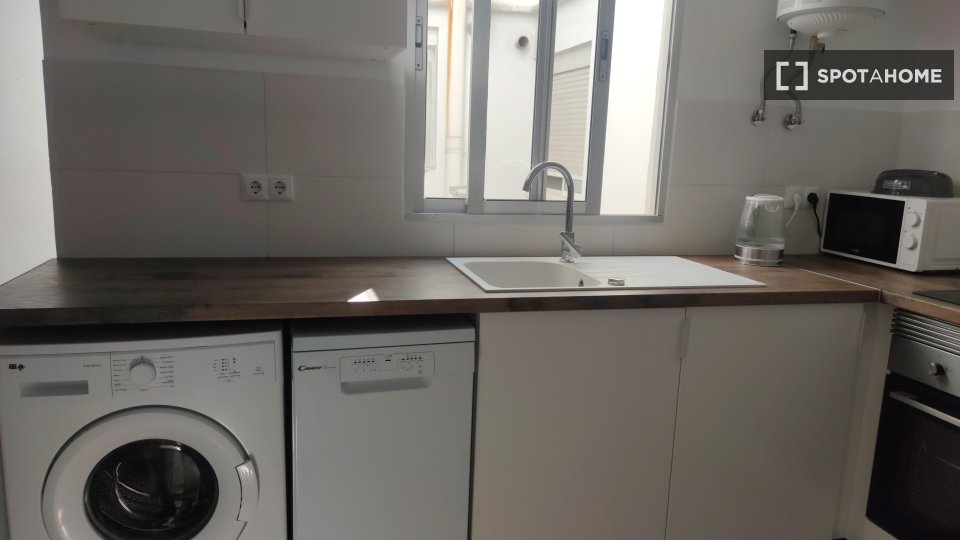 Double room Valencia, 4 beds, 90m² — photo 14