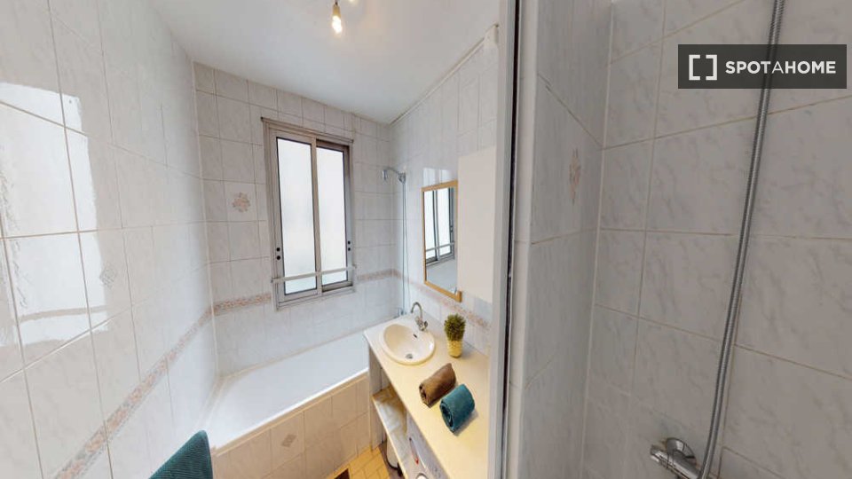 Double room Lyon, 4 beds, 80m² — photo 7